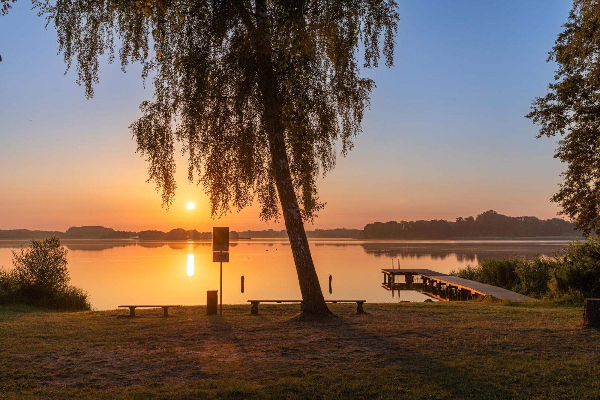 Apartament Lotusblume - 5 Sterne Ferienunterkunft Mit Moeblierter Terrasse Am Krakower See Krakow am See Zewnętrze zdjęcie